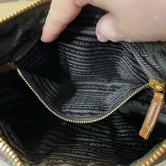 Prada Sporty Green Nylon and Leather Shoulder Bag - Picture 8 of 14